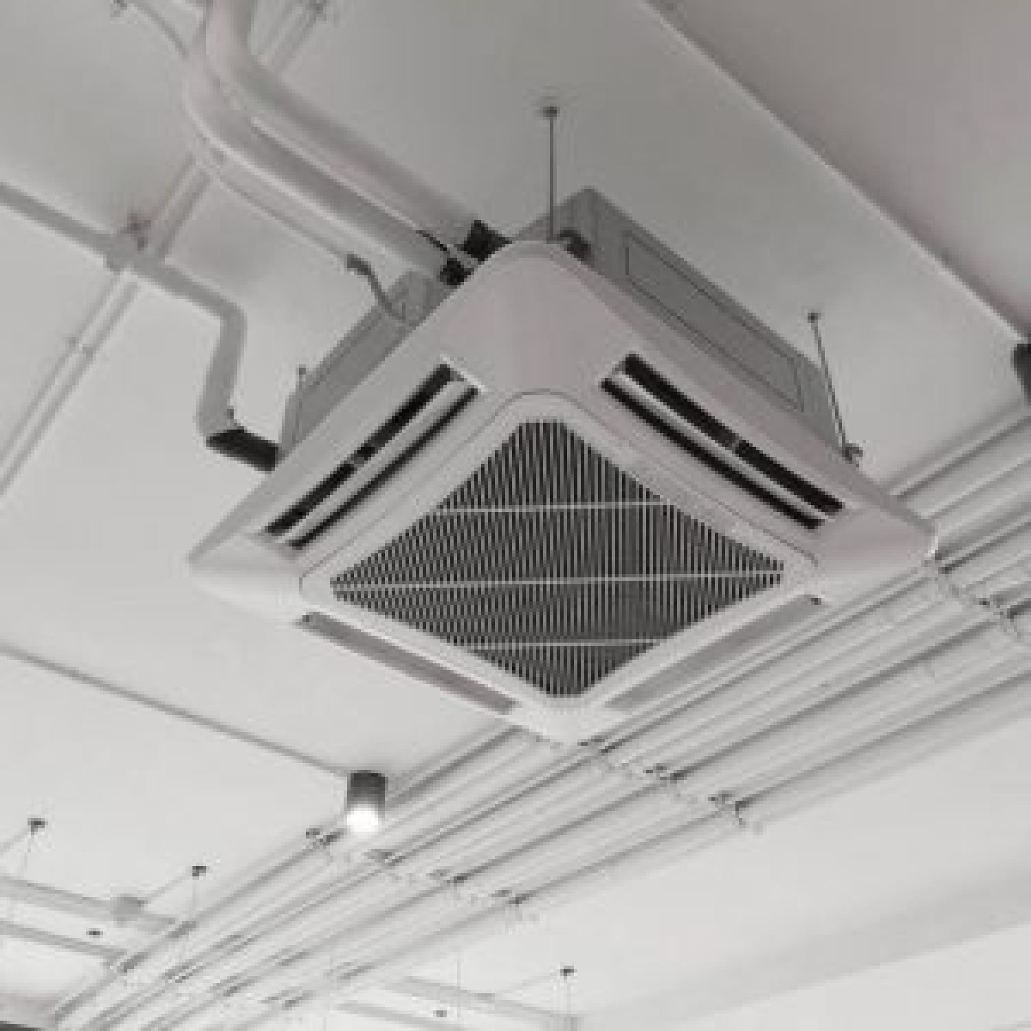 ceiling-mounted-cassette-type-air-conditioner-in-b-2024-10-18-13-02-59-utc-qz0odb6l2e701idku5jpr299dxxh0ya823uwe4j8oo